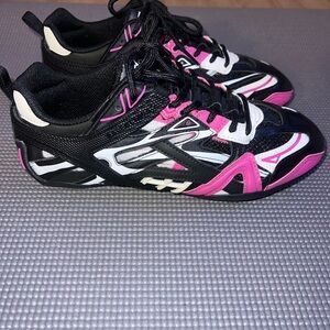 Balenciaga women’s runner shoe